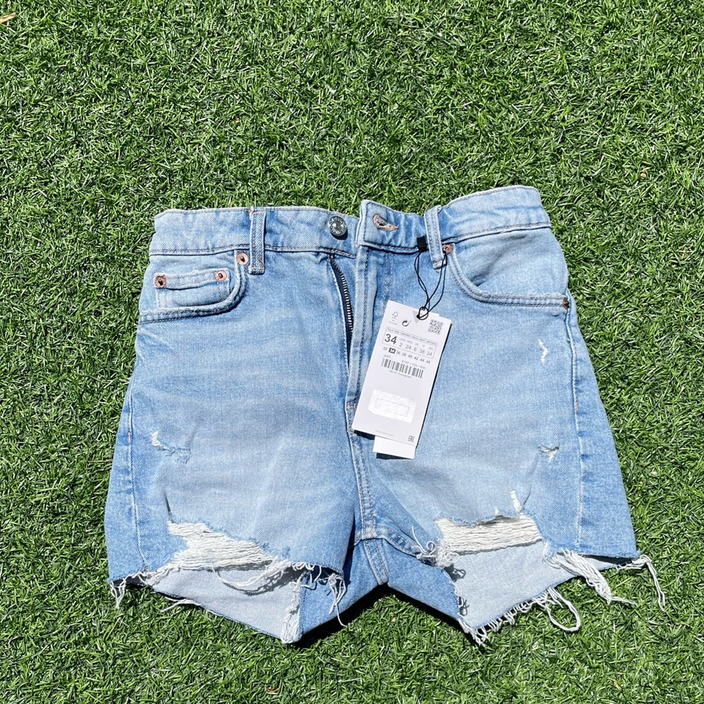 NWT Zara light wash high rise denim shorts size 2